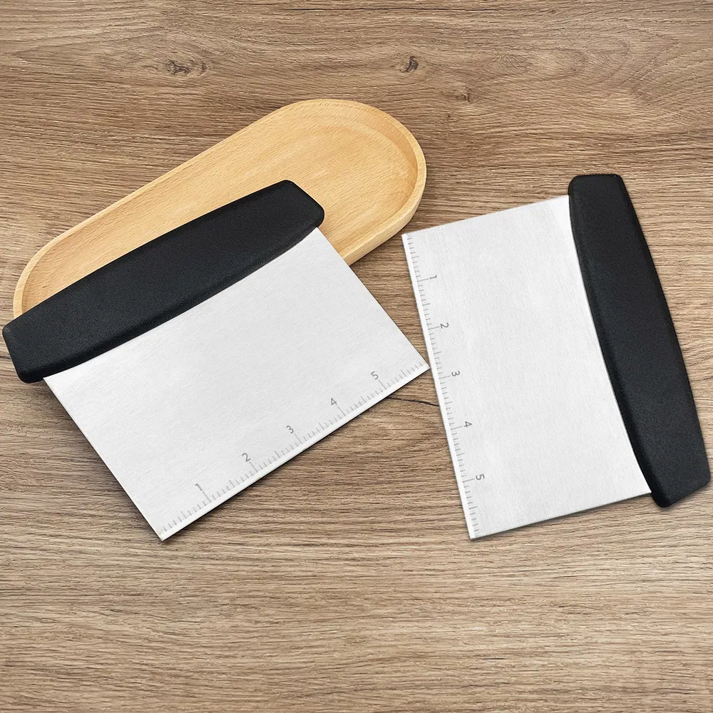 Factory Wholesale Stainless Steel Pizza Dough Cutter Chopper Bread Scraper with Plastic Handle for Baking