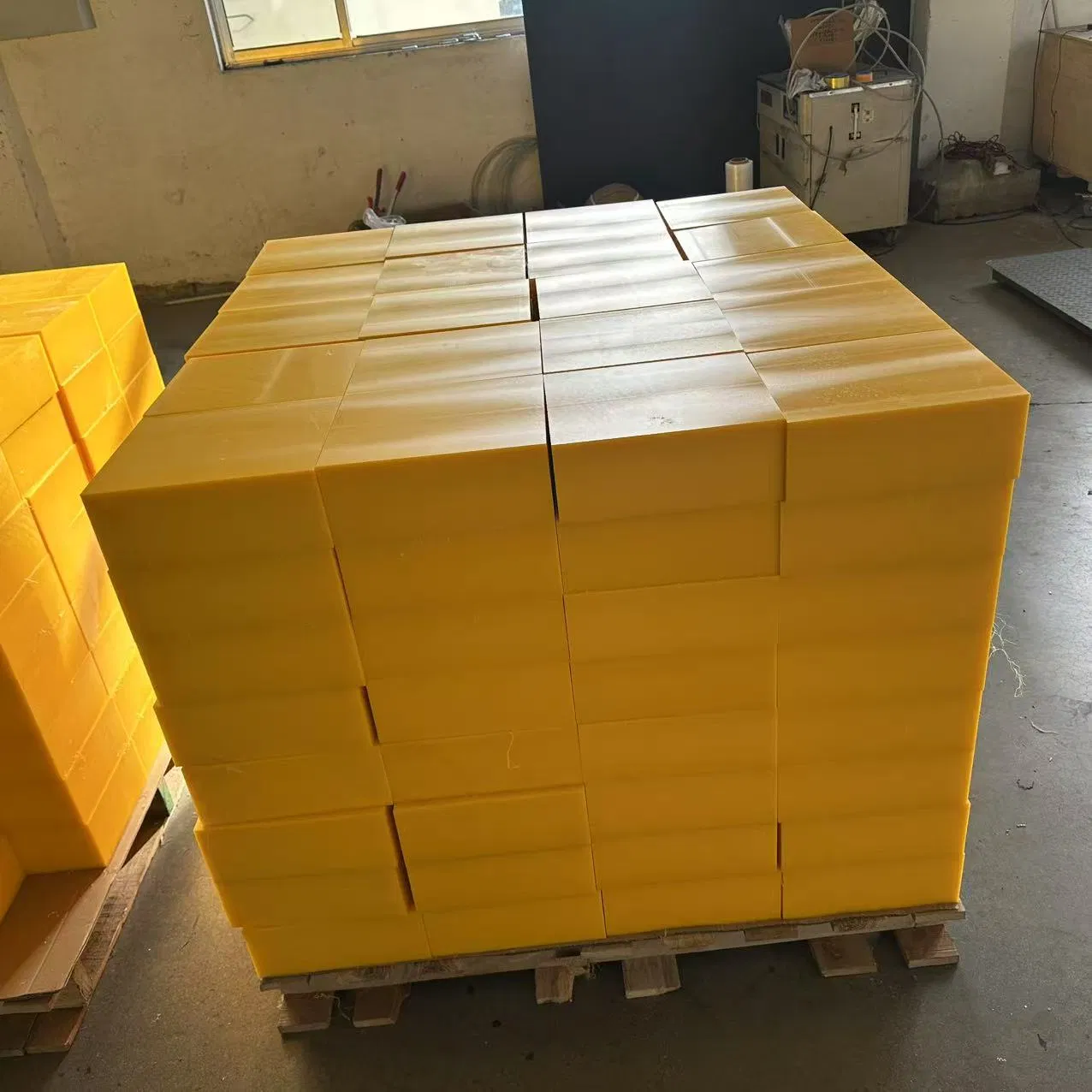 Premium Multi-Purpose UHMWPE Plastic Cutting Board for Kitchens