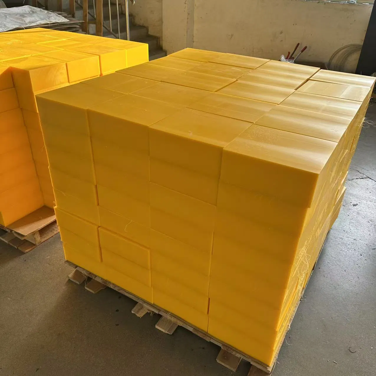 Premium Multi-Purpose UHMWPE Plastic Cutting Board for Kitchens