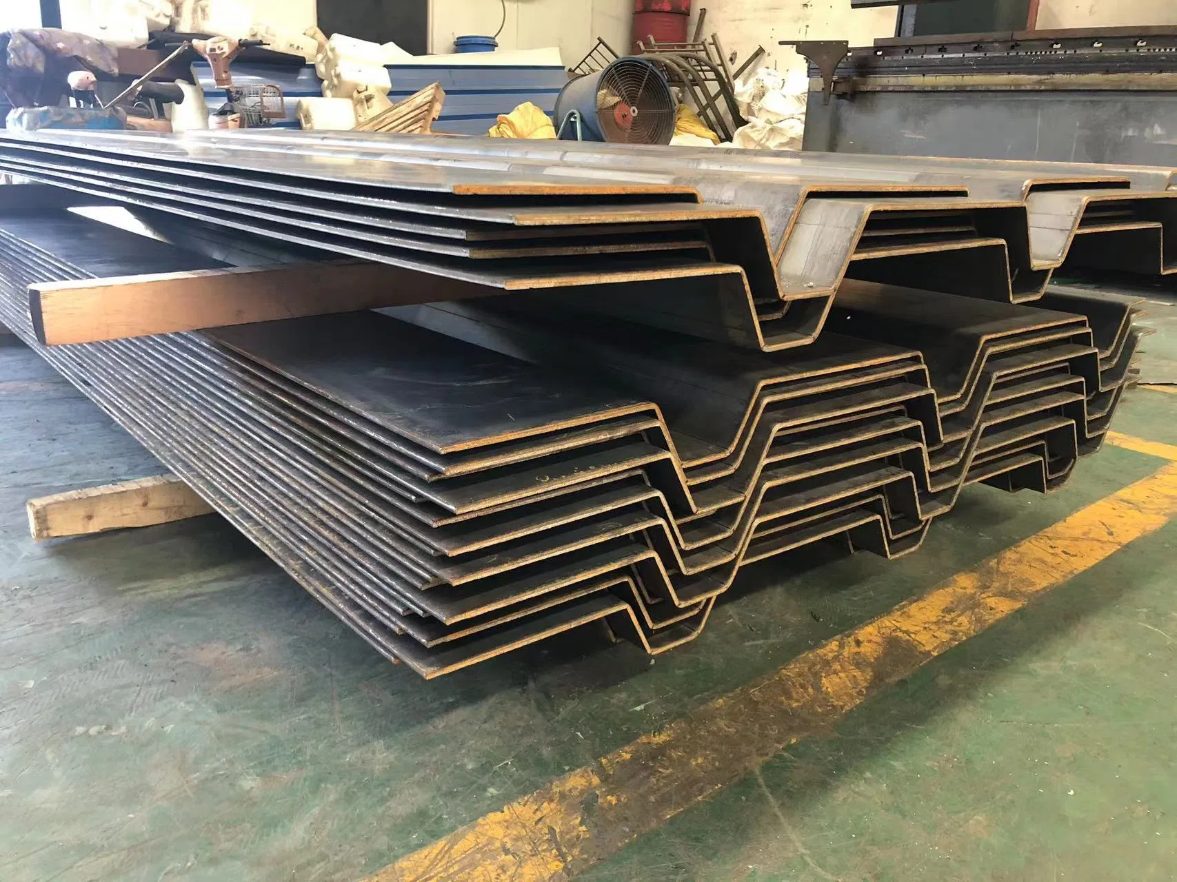ASTM A36 Corrugated Steel Sheet Manufacturer Thick 0.3-12mm Structual Materials Manufacturer S400 Large Customized Non-Standard Heavy-Duty Corrugated Sheet