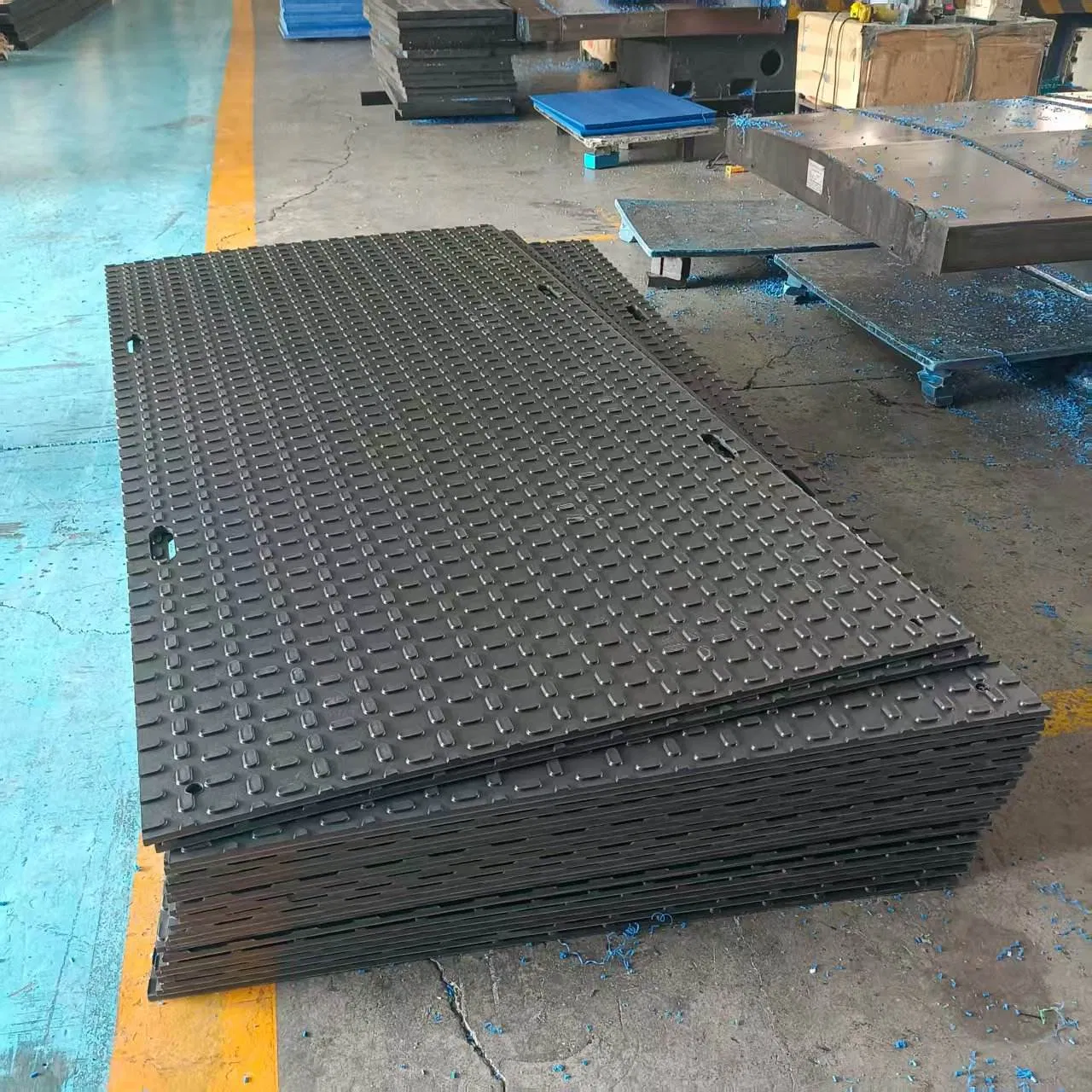 10mm Thick HDPE (PE) Pavement Protection Mat Eco-Friendly and Easy to Install/Cut for Heavy-Duty Buildings