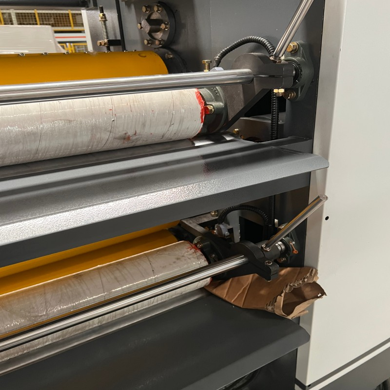 Smart-Controlled Heavy-Duty Seven-Layer Corrugated Board Cutting Machine