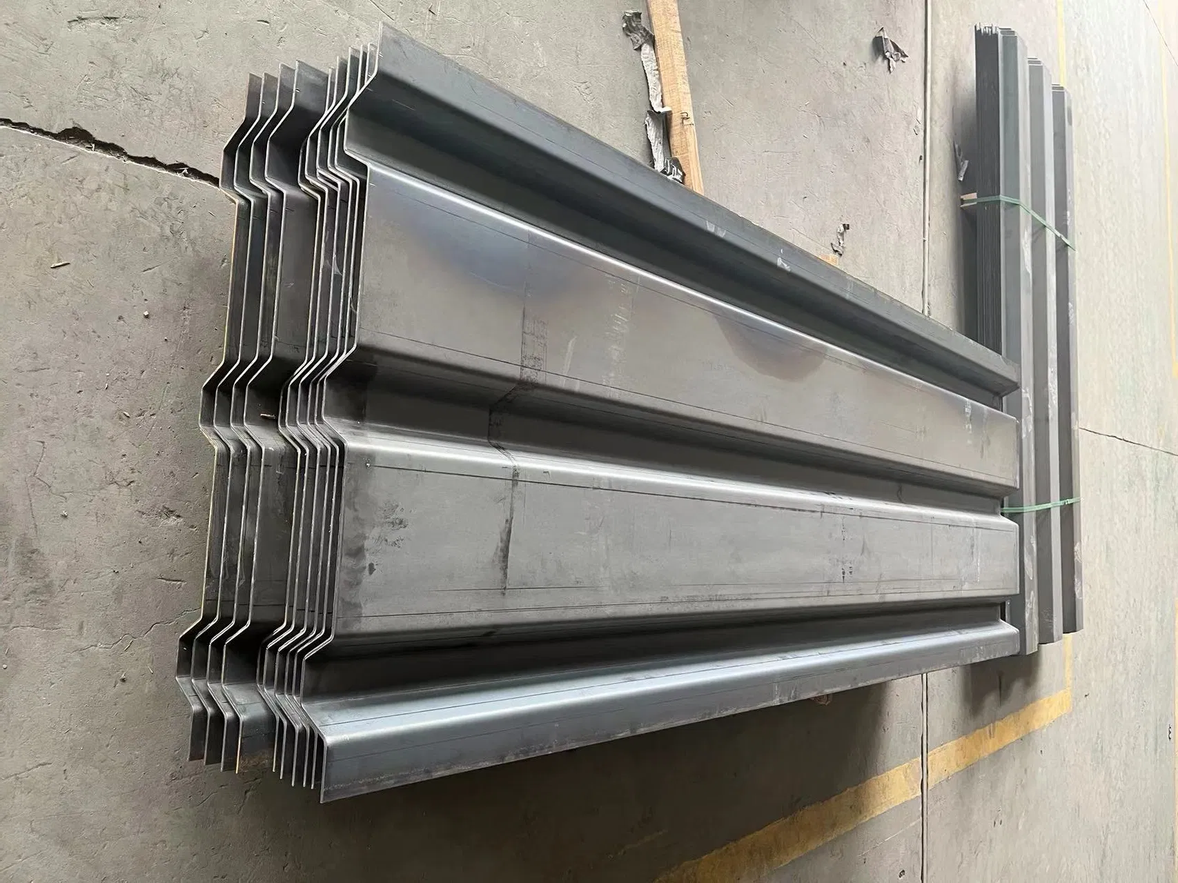 ASTM A36 Corrugated Steel Sheet Manufacturer Thick 0.3-12mm Structual Materials Manufacturer S400 Large Customized Non-Standard Heavy-Duty Corrugated Sheet