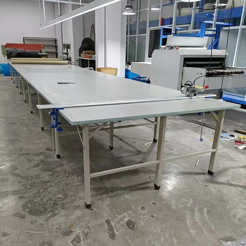 Manual cutting table