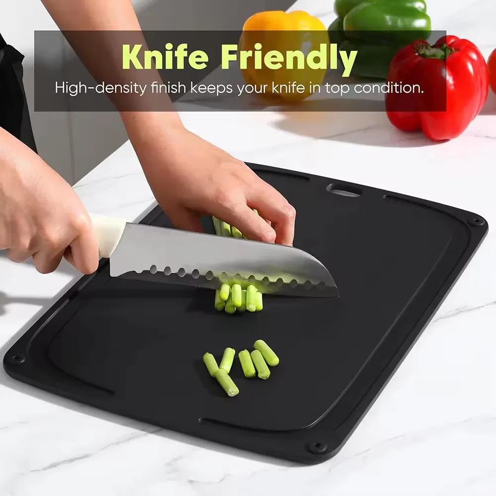 BPA Free Juice Grooves Hanging Hole Design Black Composite Wood Fiber Cutting Board