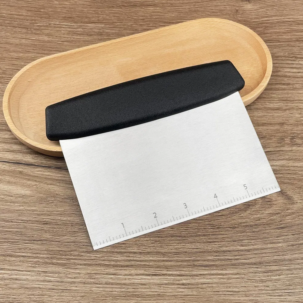 Factory Wholesale Stainless Steel Pizza Dough Cutter Chopper Bread Scraper with Plastic Handle for Baking