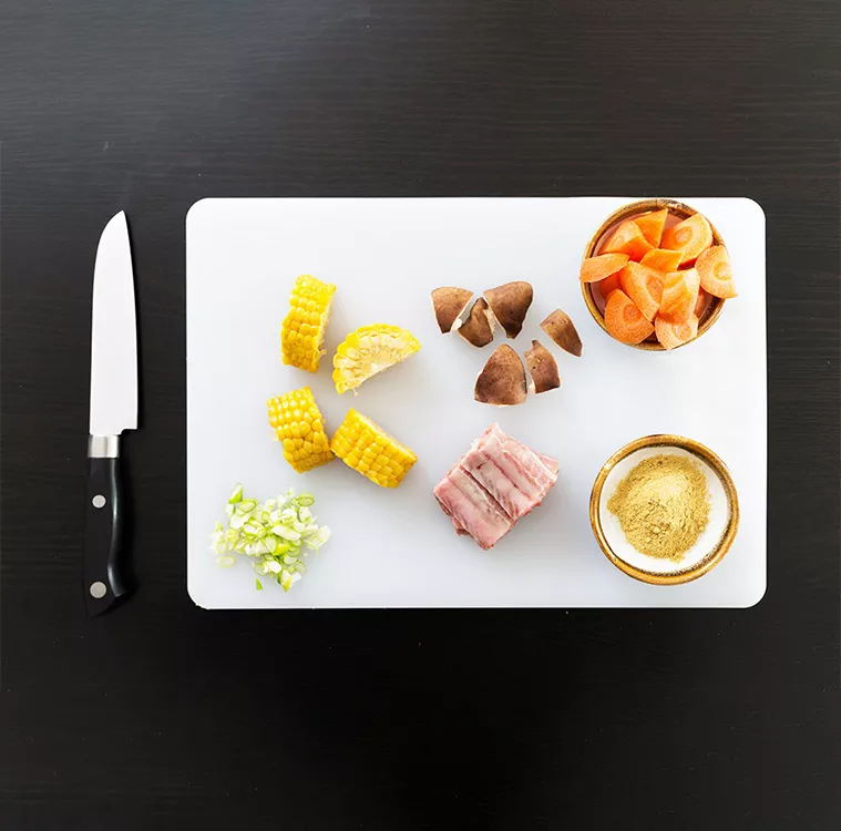 Zspe Restaurant Quality HDPE Chopping Board for Professional Chefs