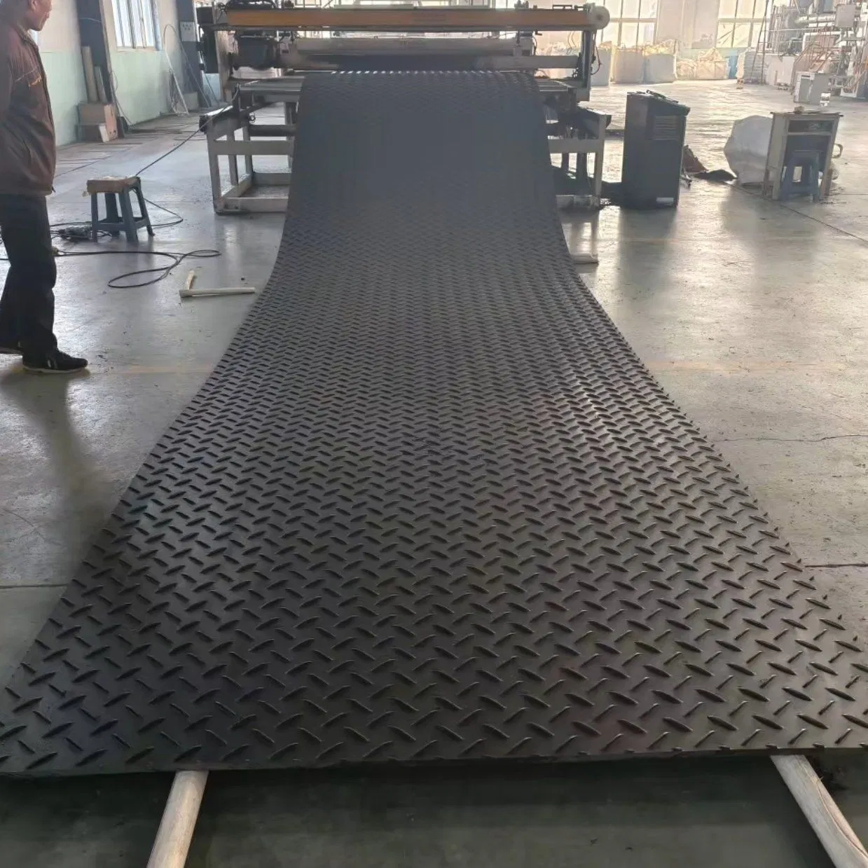 Customized Cutting Services for Chinese Made Heavy-Duty Equipment Roadbed Boards