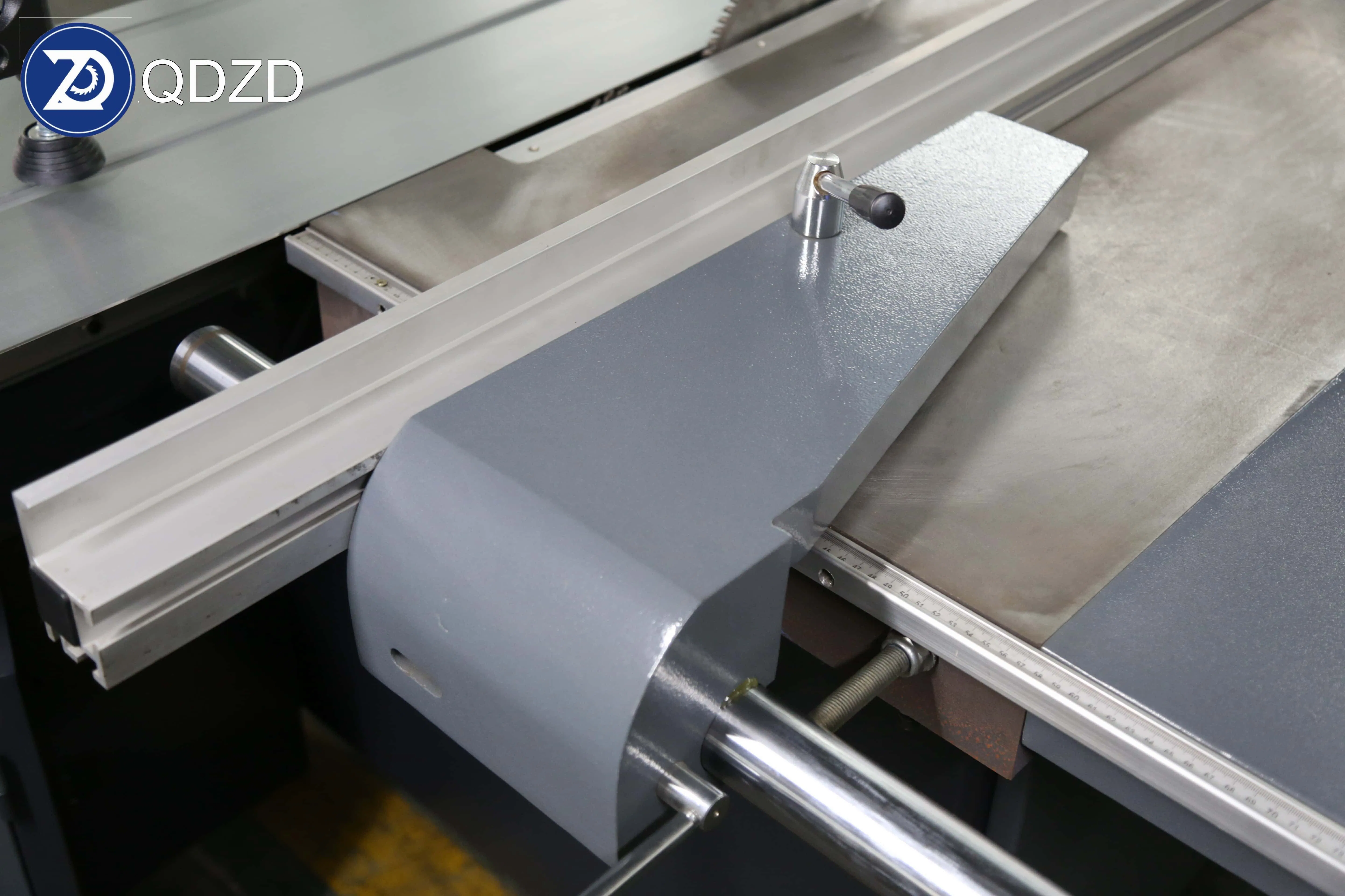 Heavy-Duty Wood Cutting Saw Machine for Large Boards