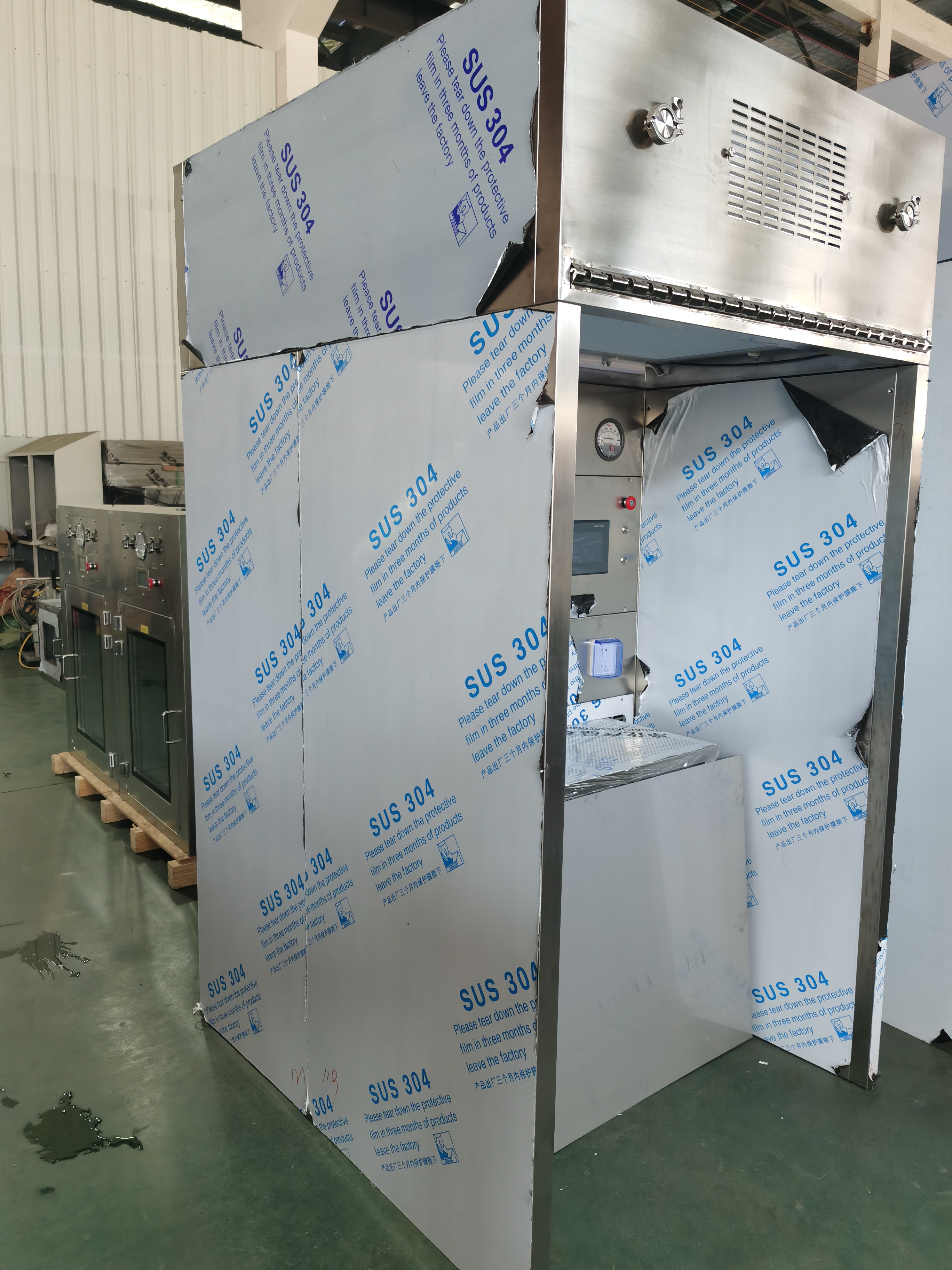 Vertical Laminar Flow Hood View 4