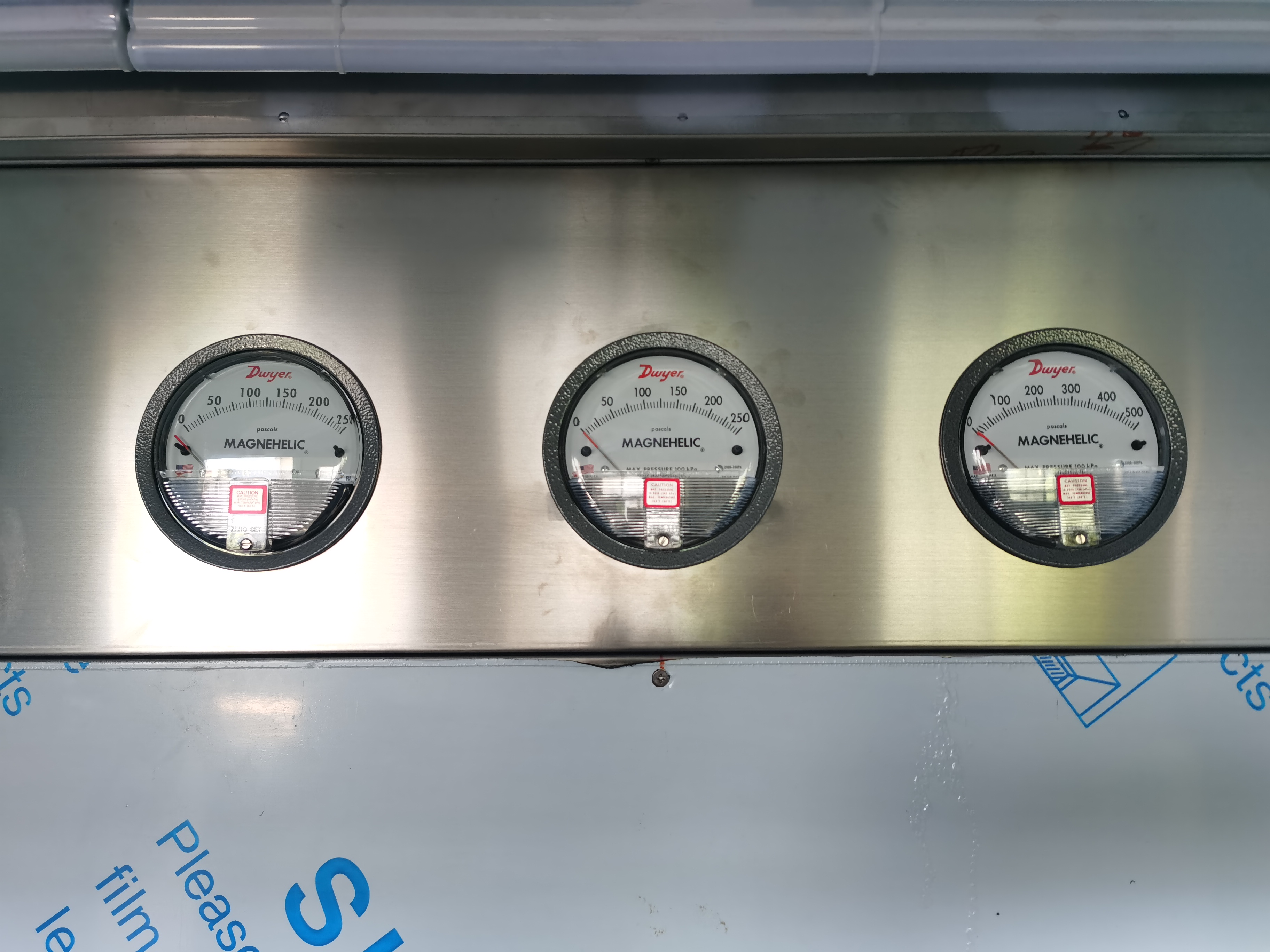 Vertical Laminar Flow Hood View 2