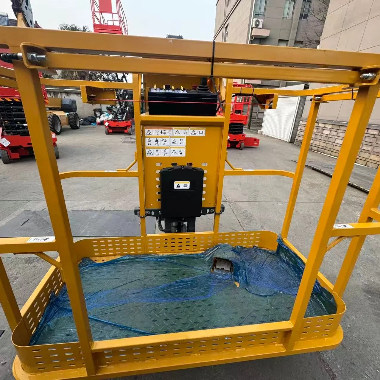 High-Performance 16m Articulated Boom Lift with DC Drive