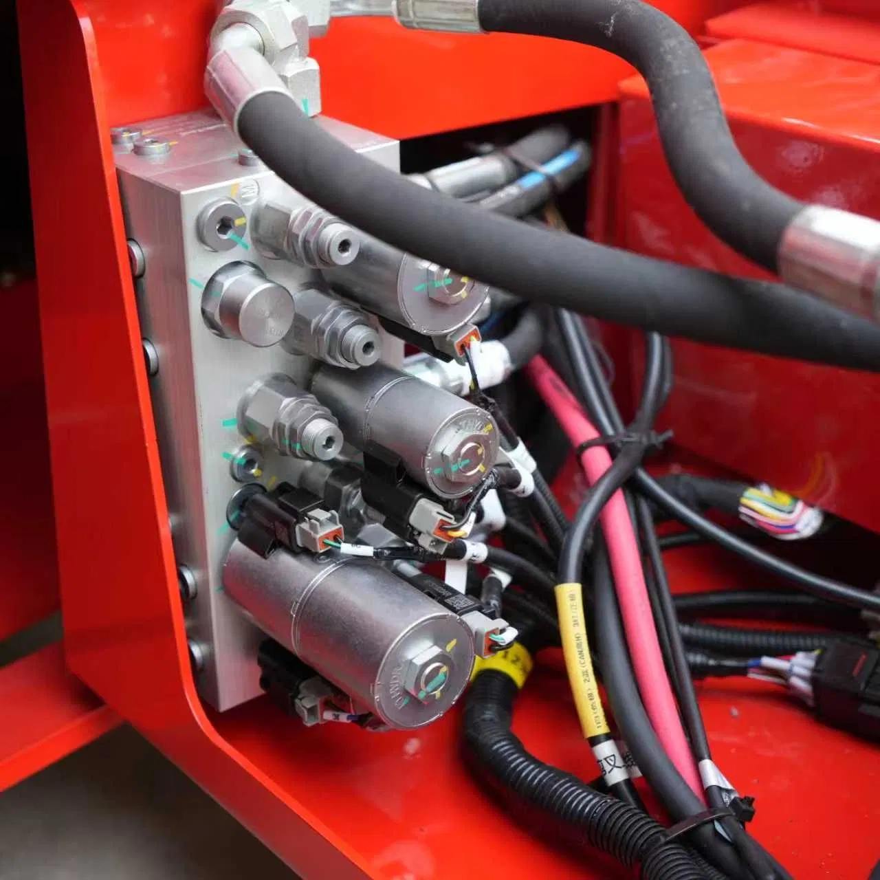 Electric Rough Terrain Scissor Lift for Airport and Outdoor Work CE