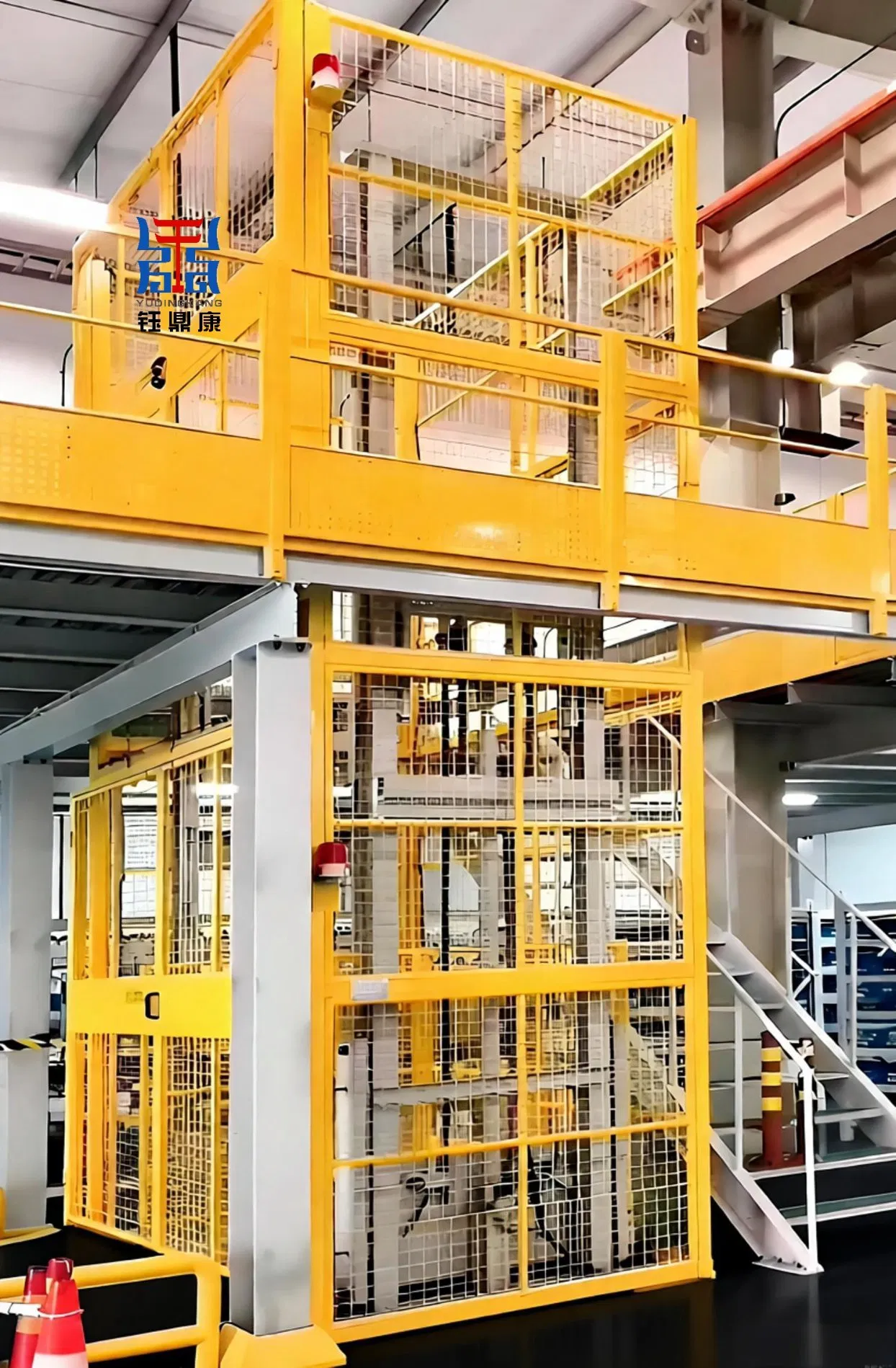 Self-Propelled Scissor Lift Rough Terrain Mobile Cargo Lift for Outdoor Construction