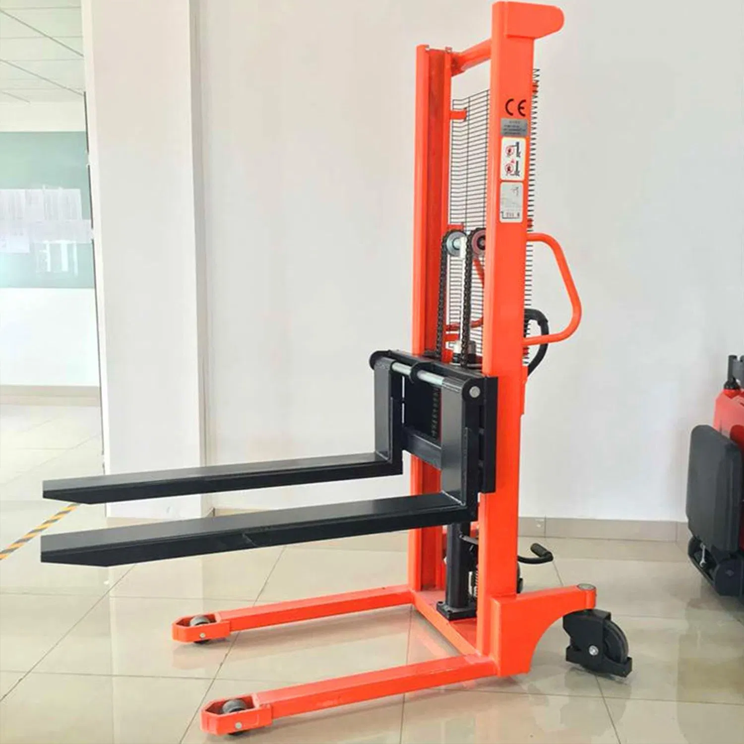 China Factory Supply CE Certificated 500kg Hand Forklift Truck Manual Pallet Stacker