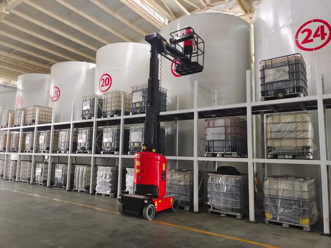 Self-Propelled Mast Lifts