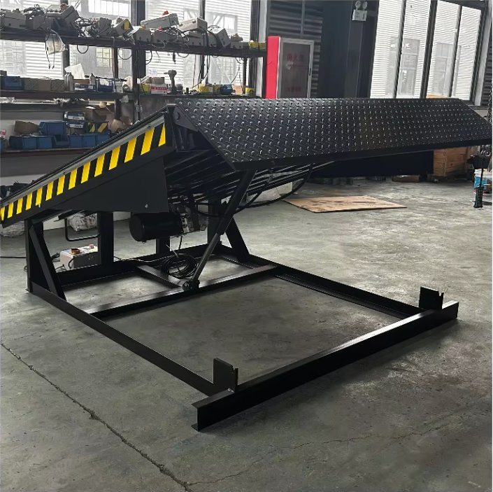 Year-End Sale on 10t Load Folding Dock Leveler Hydraulic Truck Platform for Efficient Unloading Material Handling Equipment