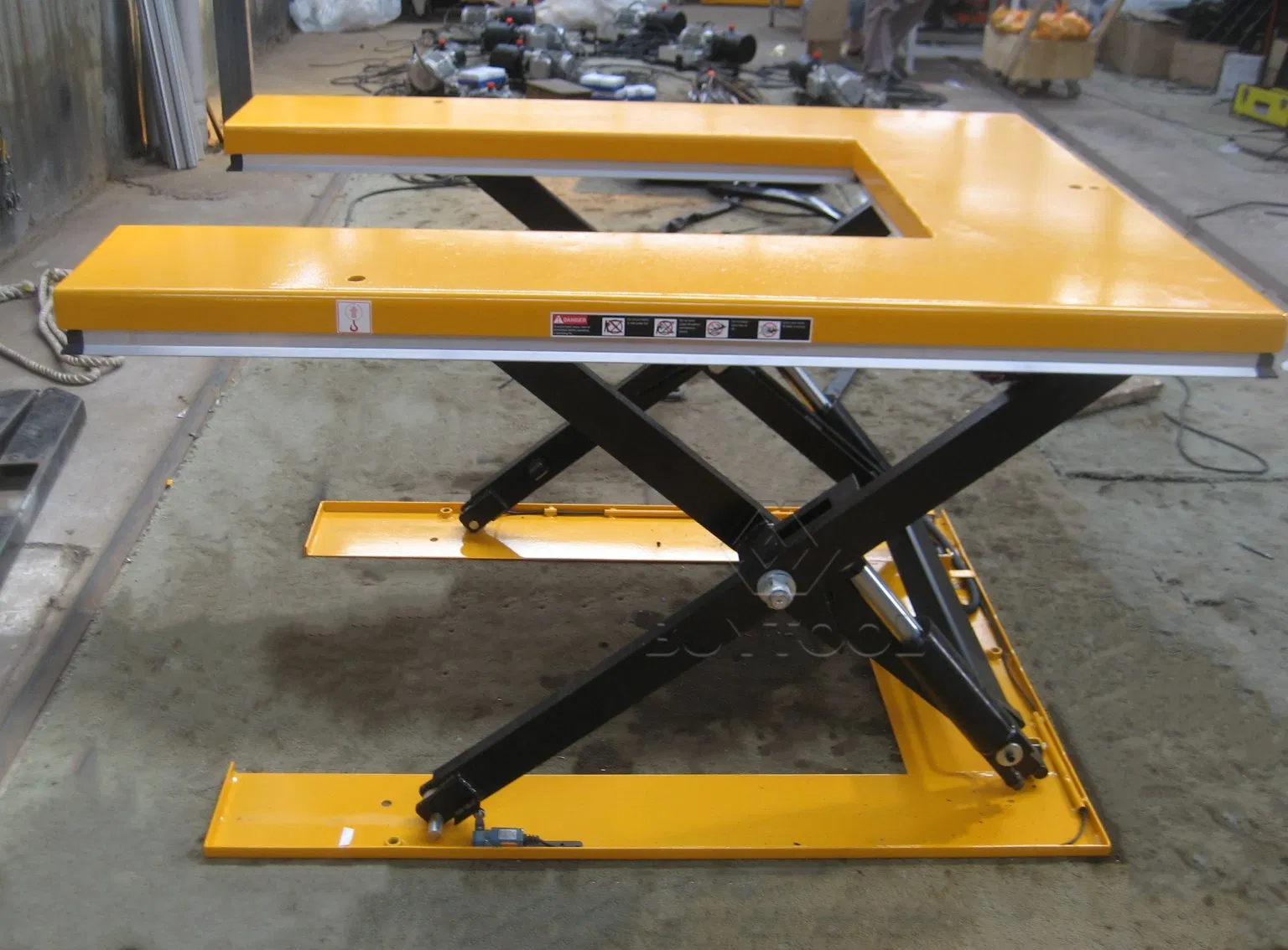 Low Profile U Shape Electric Hydraulic Scissor Lift Table 1000kg