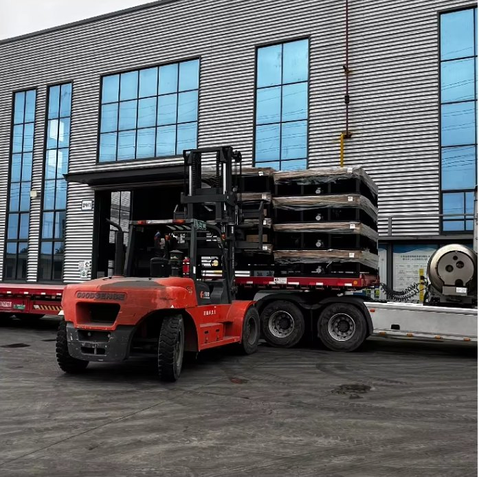 Year-End Sale on 10t Load Folding Dock Leveler Hydraulic Truck Platform for Efficient Unloading Material Handling Equipment