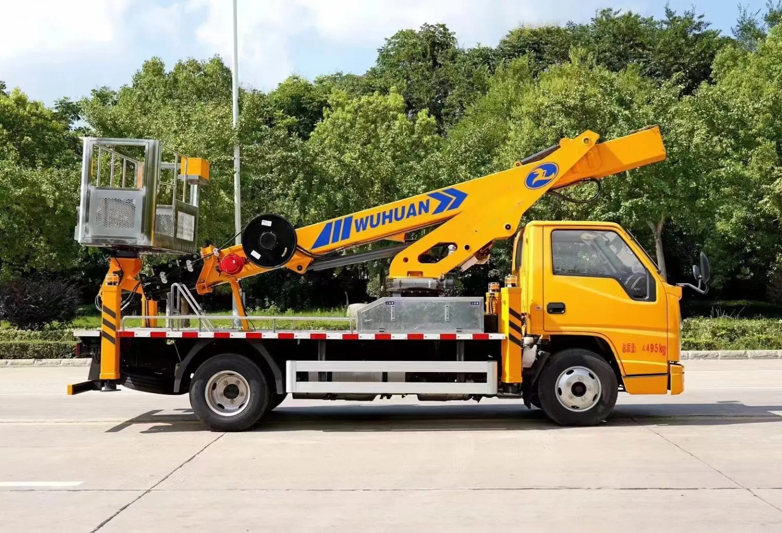 Jmc 16m 18m 23m Telescopic Boom High Altitude Operation Truck Aerial Work Platform with Working Bucket Aerial Lift Truck