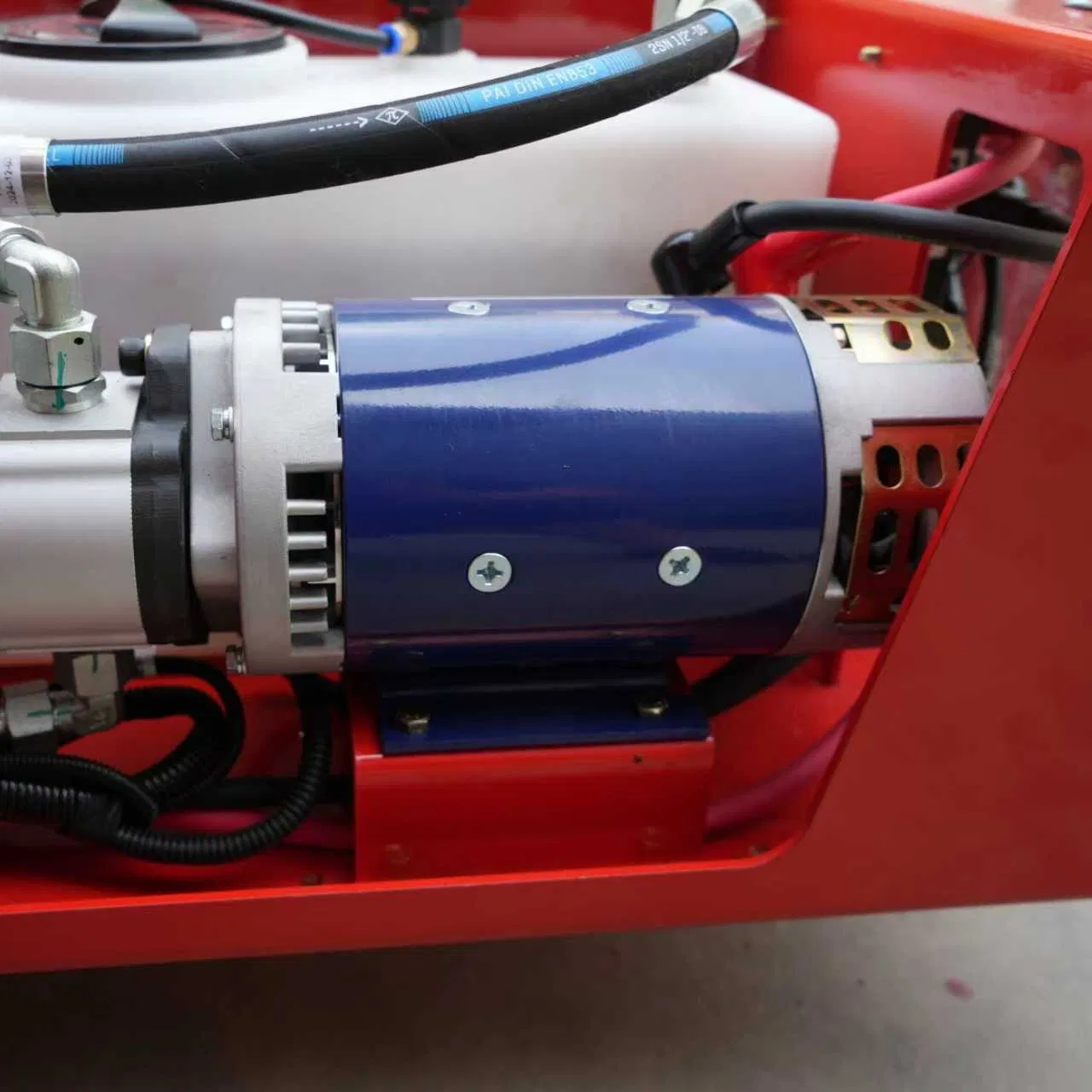 Electric Rough Terrain Scissor Lift for Airport and Outdoor Work CE