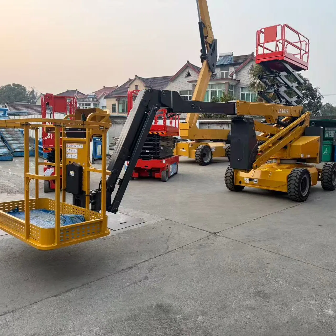 High-Performance 16m Articulated Boom Lift with DC Drive