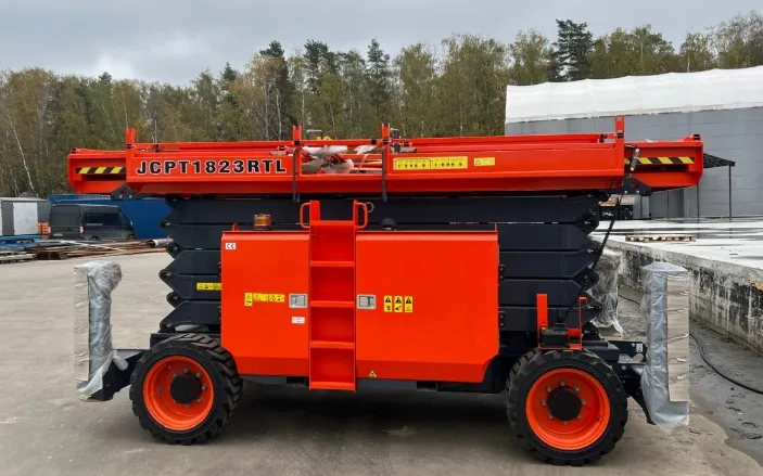 Rough Terrain Scissor Lift 3