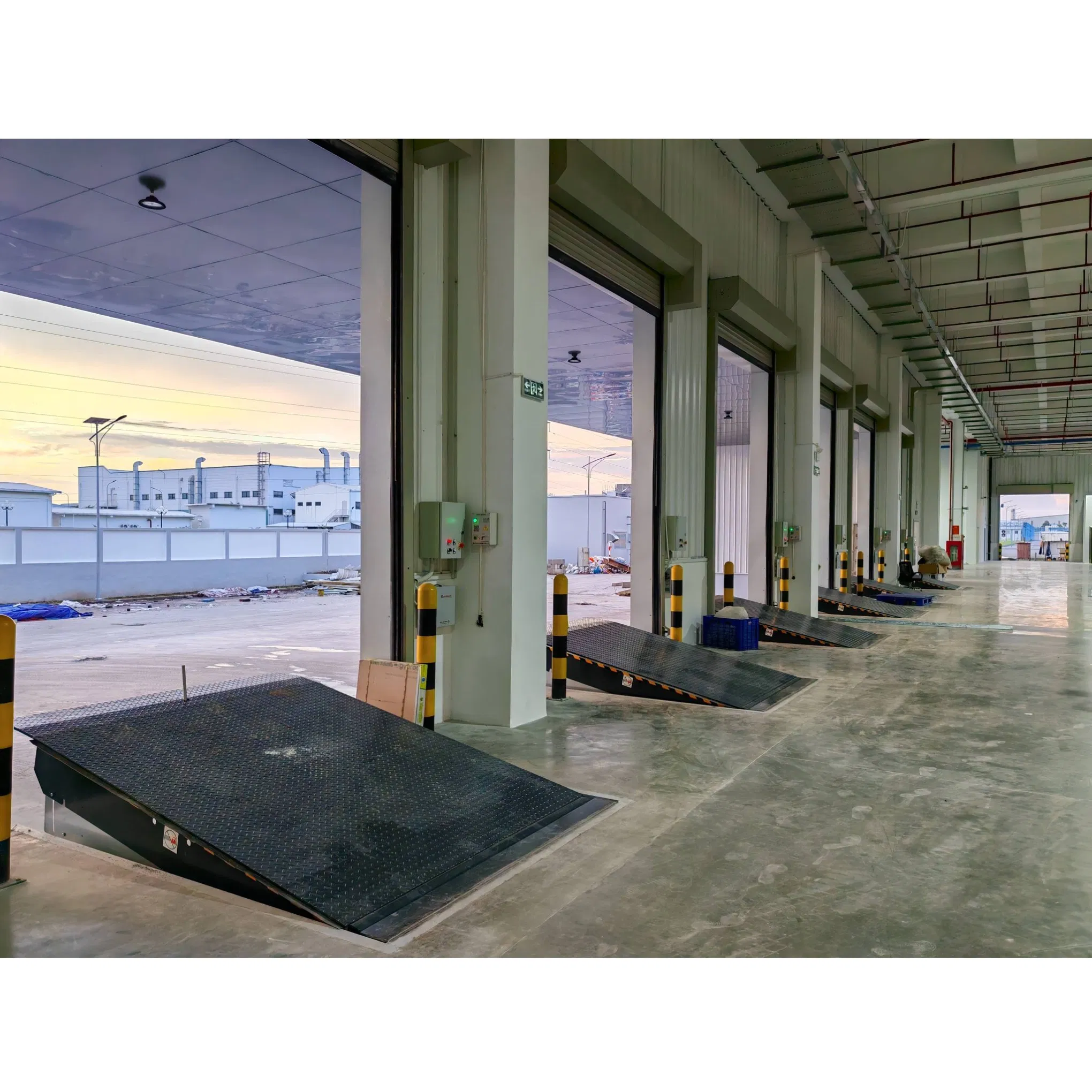 Hydraulic Electric Ramp Garage Equipment Lifting Table Truck Container Work Platform Adjustable Loading Telescoping Lifter Dock Ramp Leveler