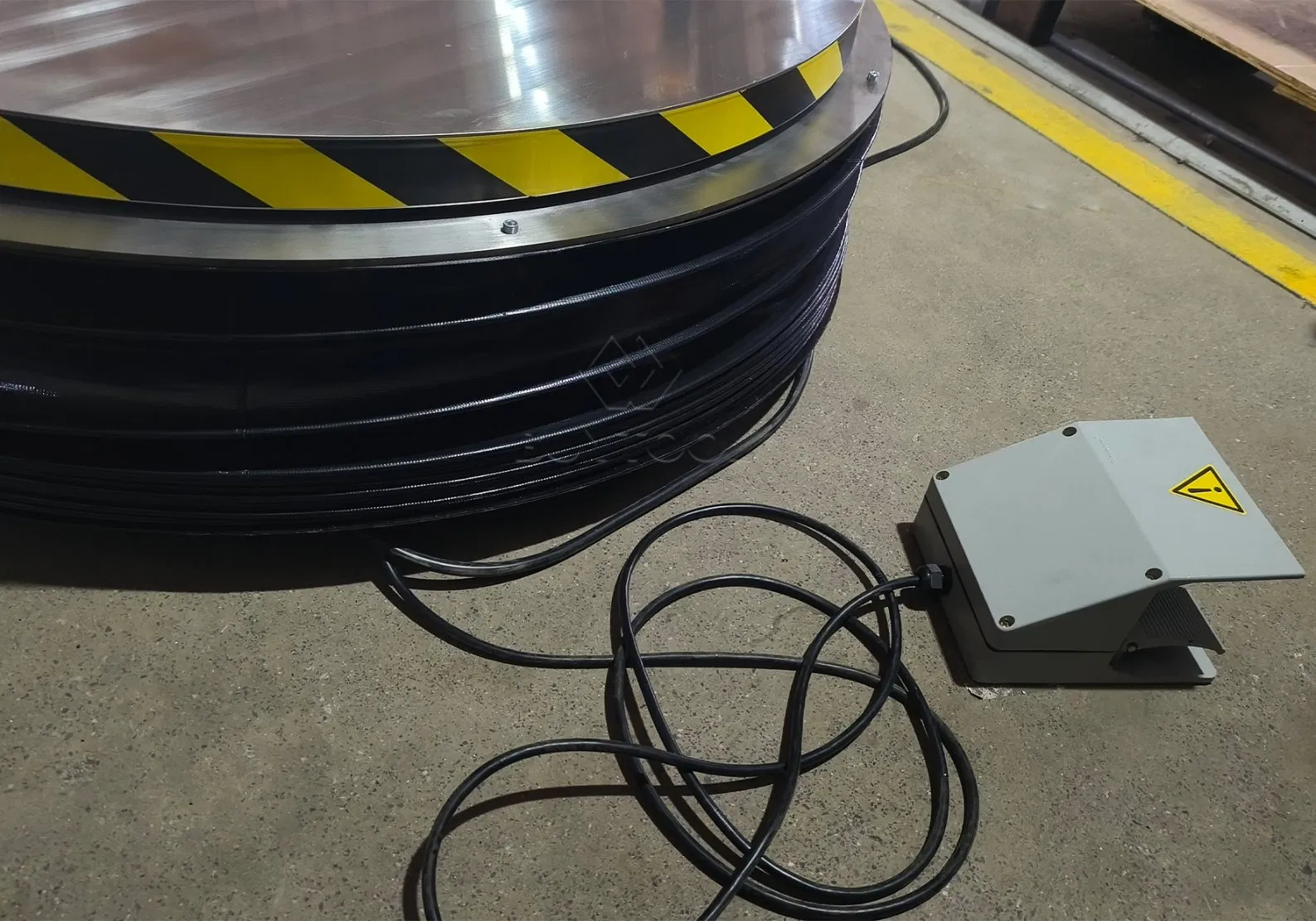 SS304 Stainless Steel Rotary Lift Table with Dust Cover