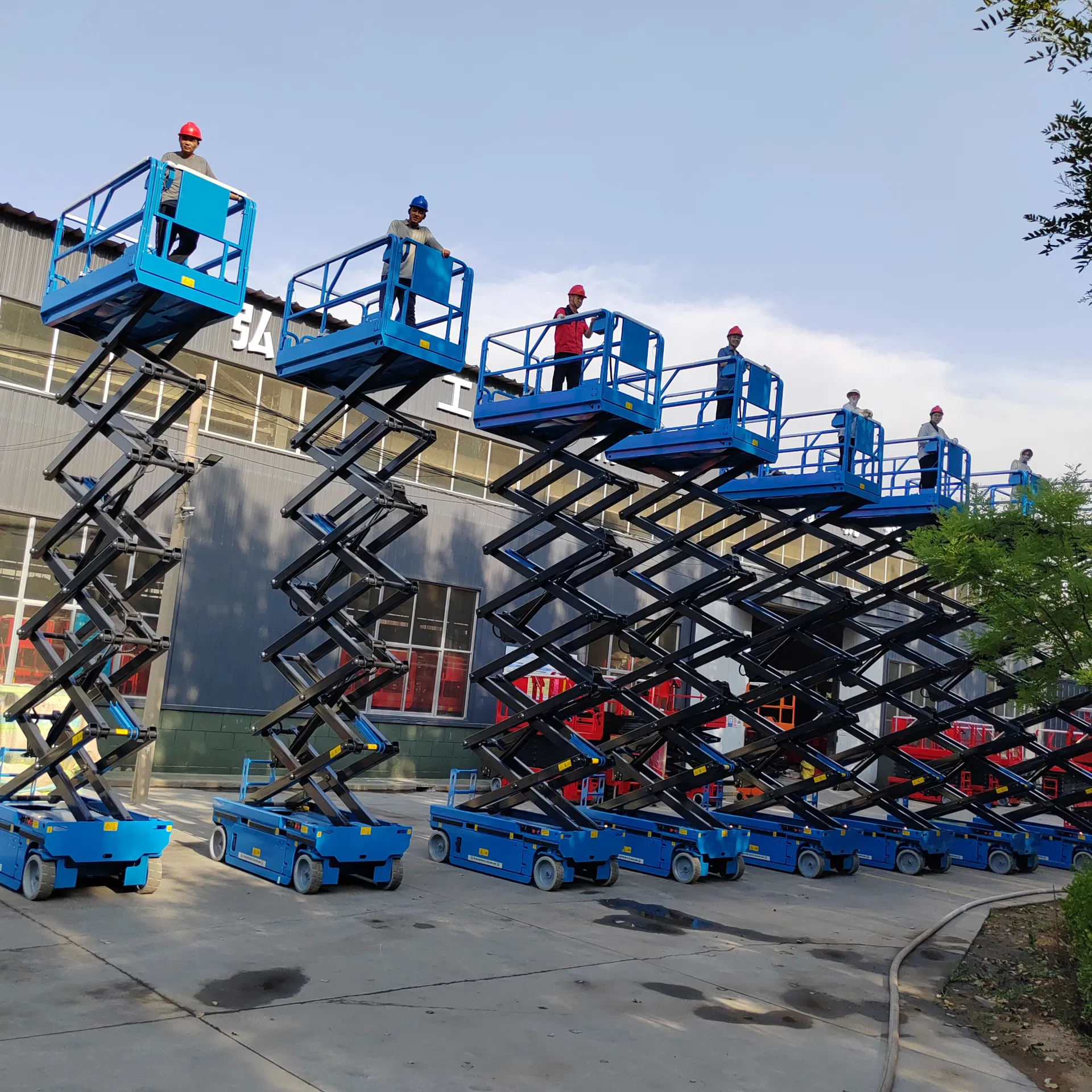 Self-Propelled Scissor Platform