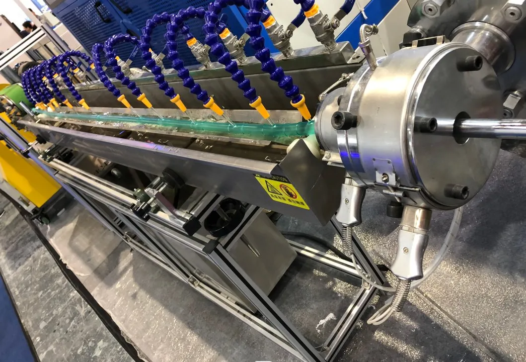 آلة إنتاج أنابيب خرطوم مركب من خيوط PVC عالية الضغط للأكسجين والأسيتيلين والغاز الطبيعي في صناعة اللحام