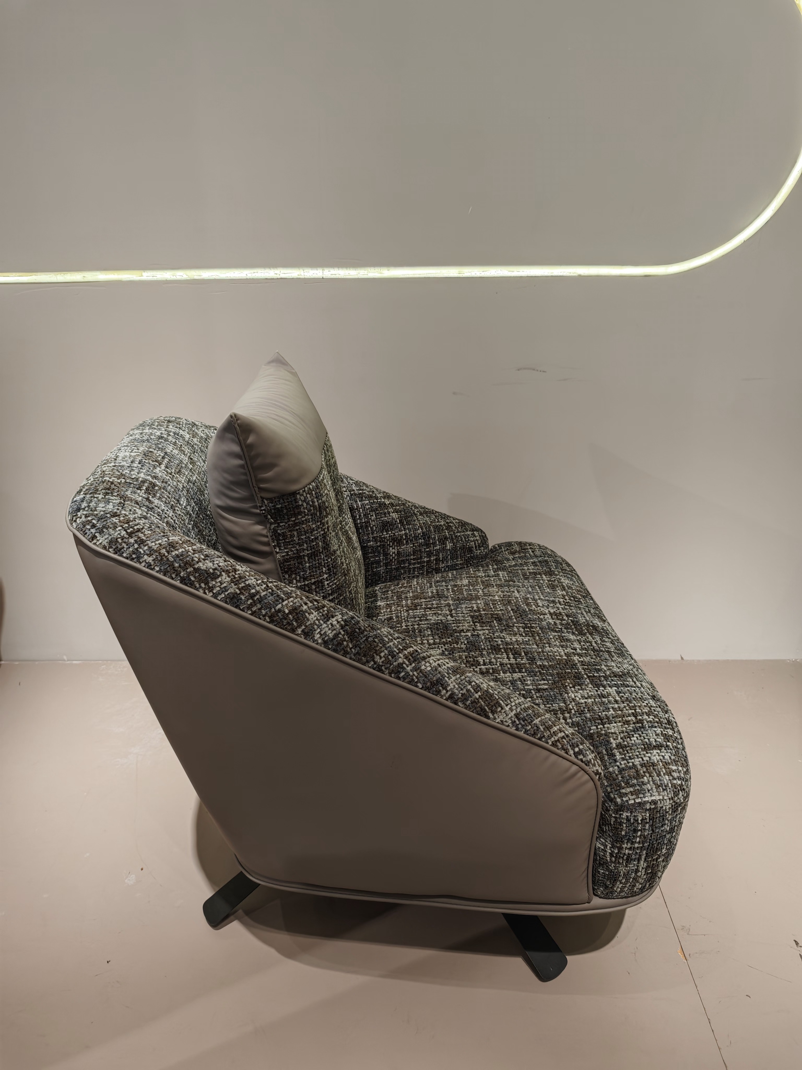 Modern Customized Color Accent Armchair Swivel Reclining Soft Ergonomic Leisure Chair Steel Frame Cotton Cover for Living Room