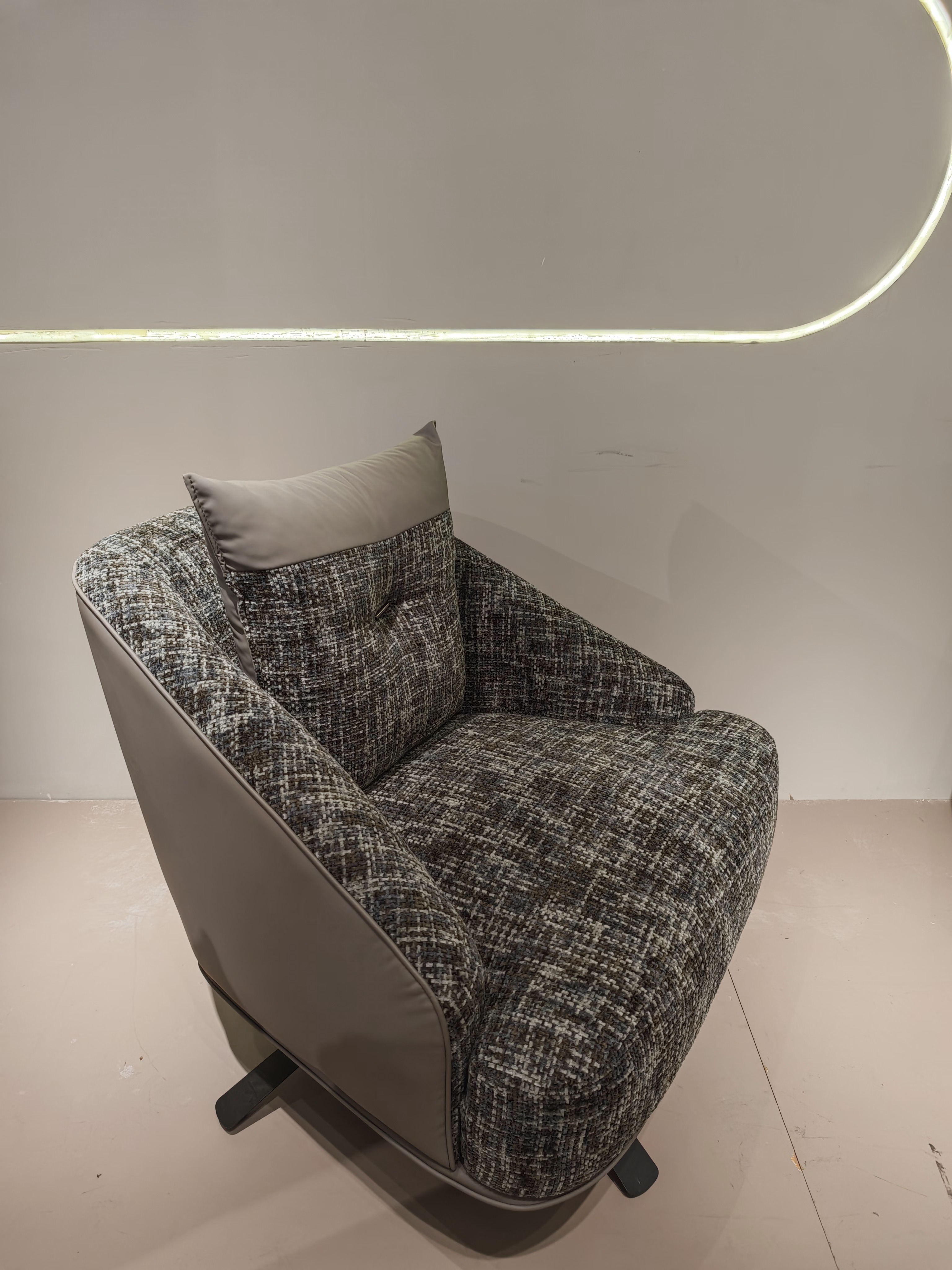 Modern Customized Color Accent Armchair Swivel Reclining Soft Ergonomic Leisure Chair Steel Frame Cotton Cover for Living Room