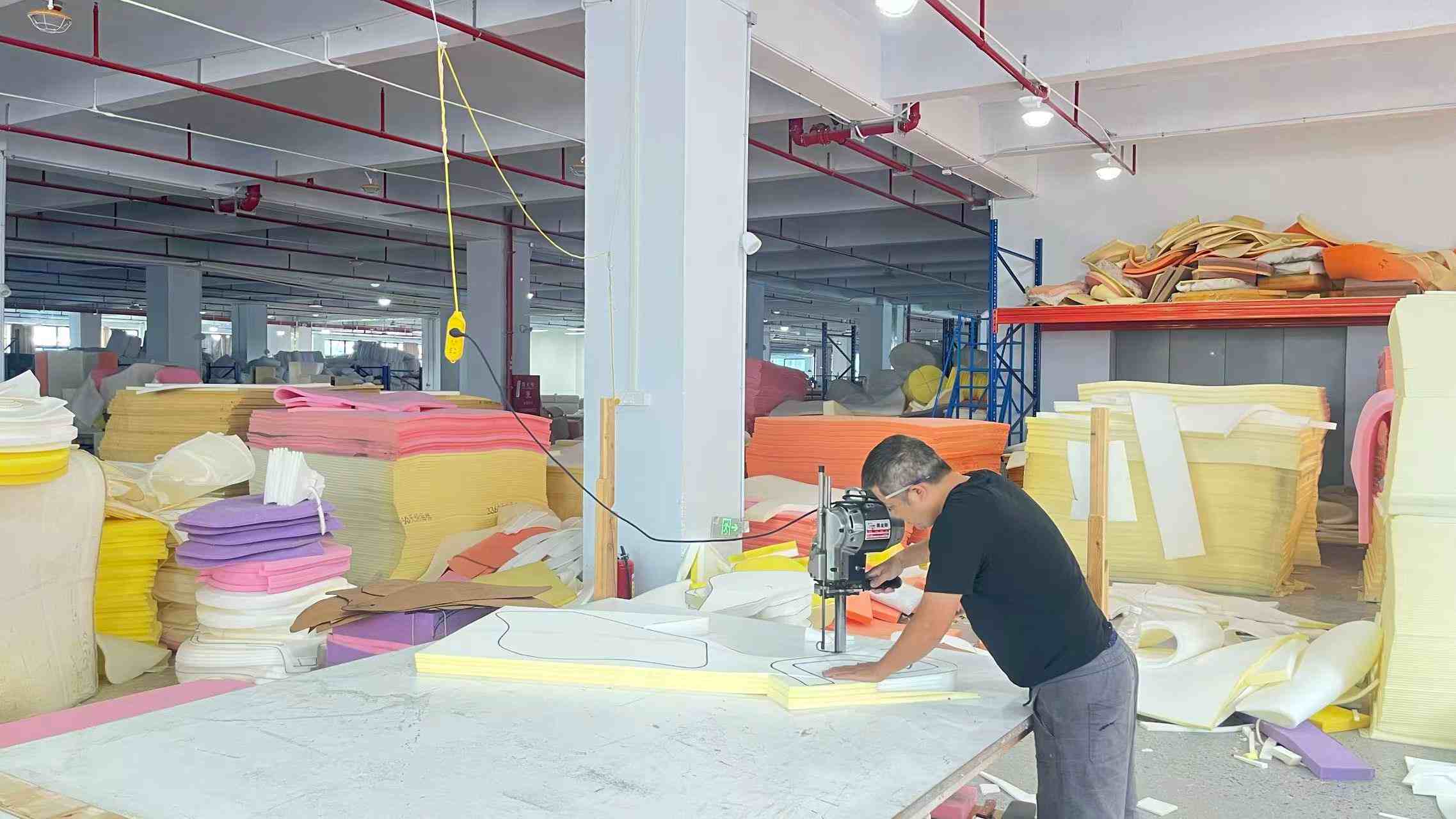 Precision sponge cutting for sofa cushions and seat padding components
