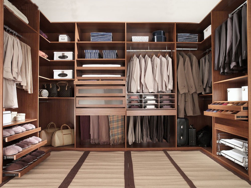Walk in closet