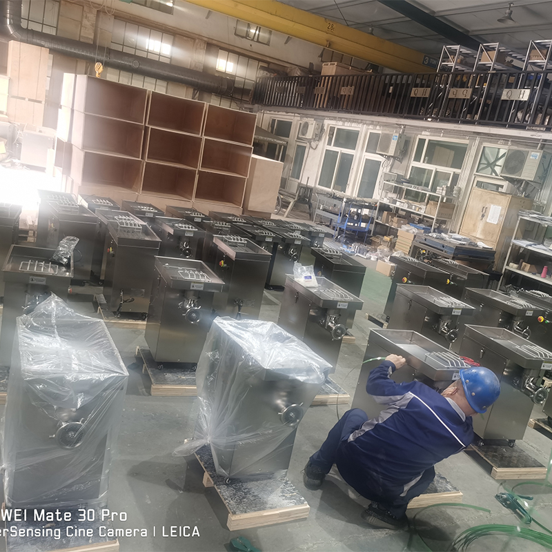 Qh#32 Stainless Steel Electric Meat Processing Cutting Sausage Grinding Machine Slicer Sausage Stuffer Beef/Chicken/Vegetable Mincer Mixer Grinder Manufacturer