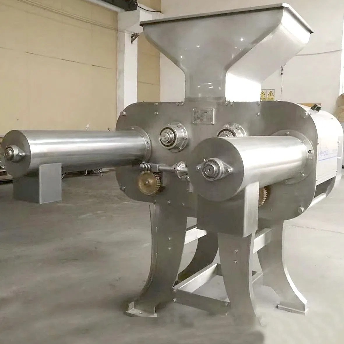 Hot sale roller half juicer pineapple juice extractor