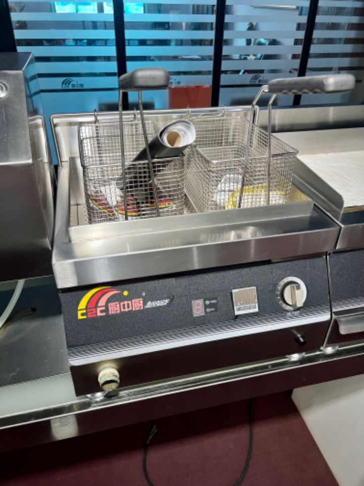 2025 Newest 3500W Commercial Induction Cooktop Professional Restaurant Kitchen Energy Saving Stainless Steel