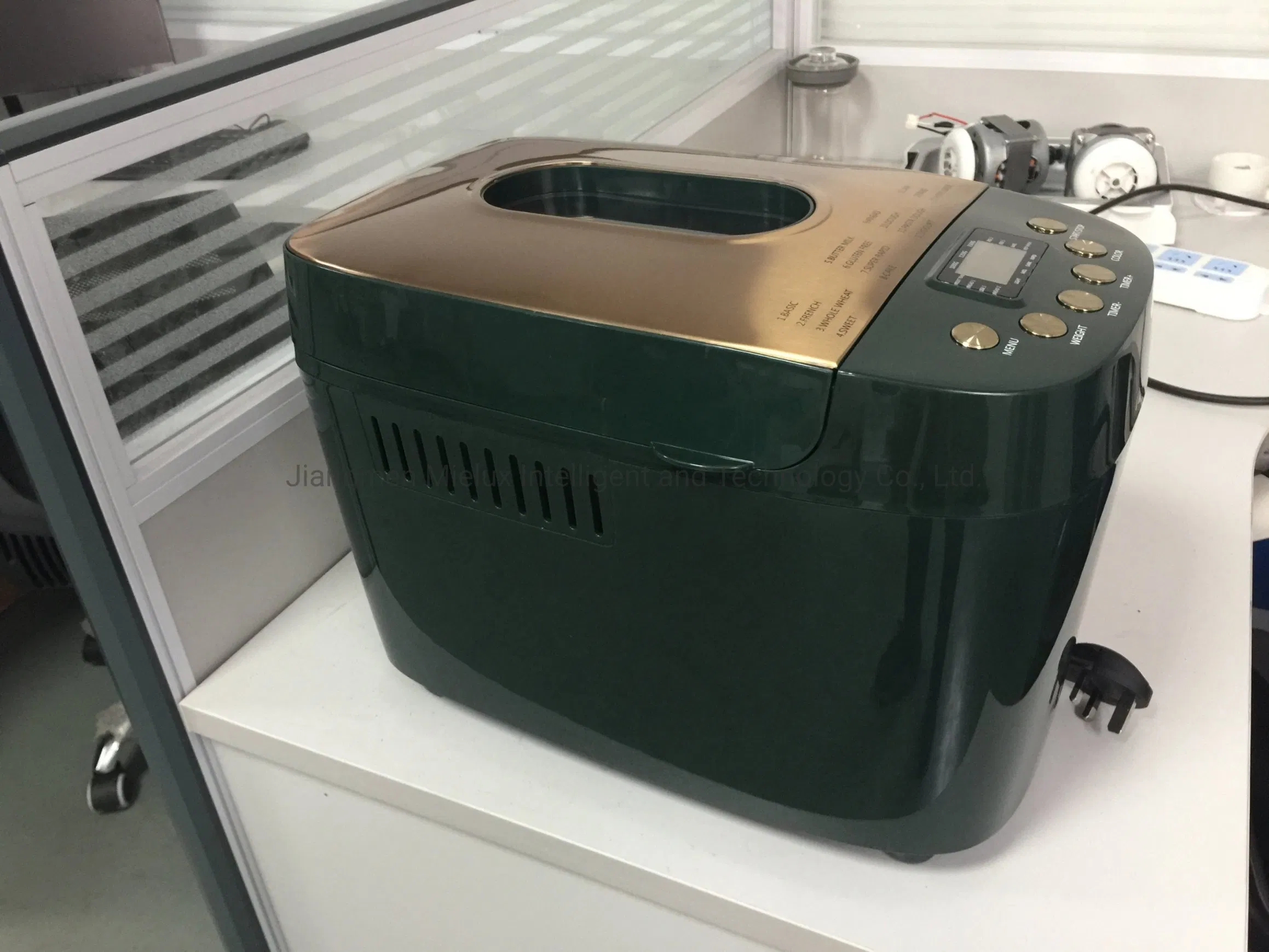 8906 Double Kneader Bread Maker