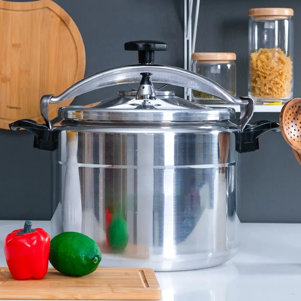 Pressure Cooker Detail 3