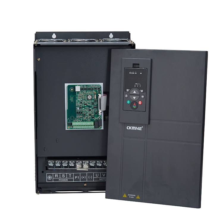 Inversor de Bomba de Agua Solar Trifásico 380V Sin Batería 45kw Gran Potencia