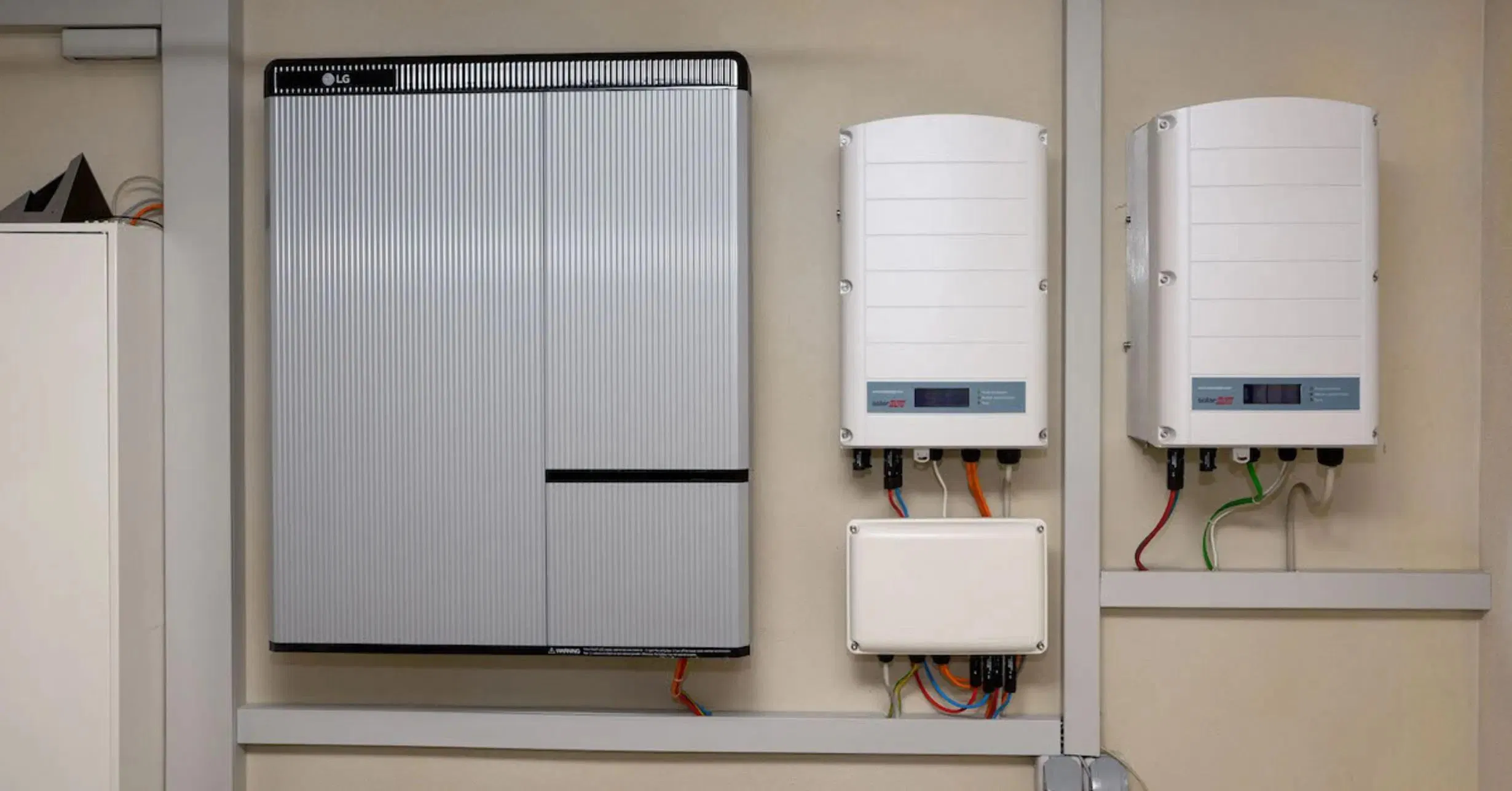 Solución de inversor solar híbrido comercial e industrial