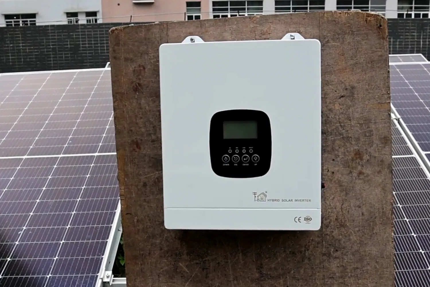 Sistema de almacenamiento de batería híbrido fuera de la red con inversor de onda sinusoidal pura y controlador de carga MPPT