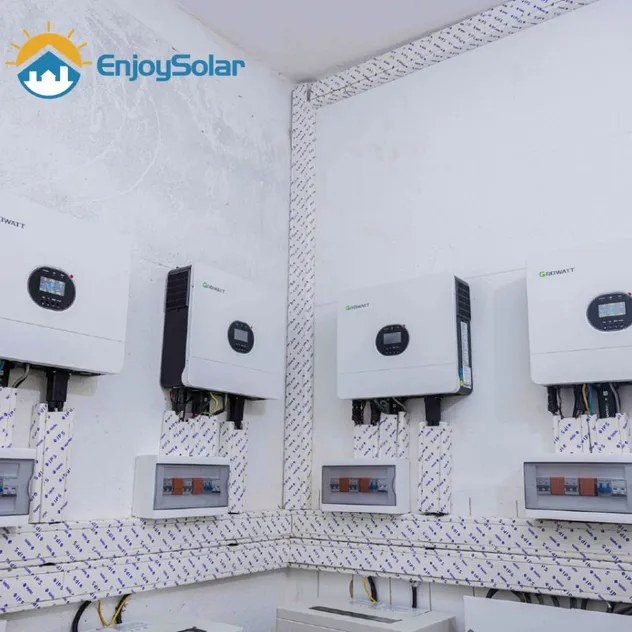 Sistema fotovoltaico instalado con inversor de cadena e inversor híbrido