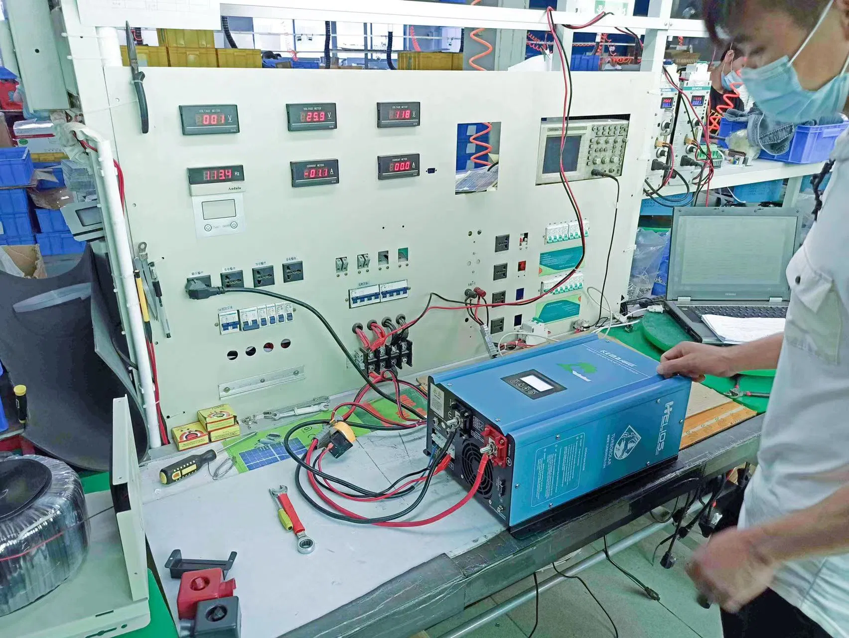 12V 3000W Inversor industrial inteligente de corriente continua a corriente alterna de onda sinusoidal pura de Kemapower Power System Bank Solar fuera de la red