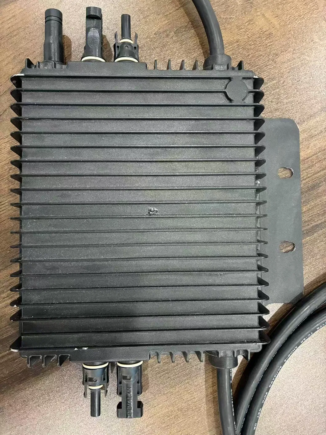 Microinversor Solar Pequeño para Sistema de Energía Solar Doméstico IP67