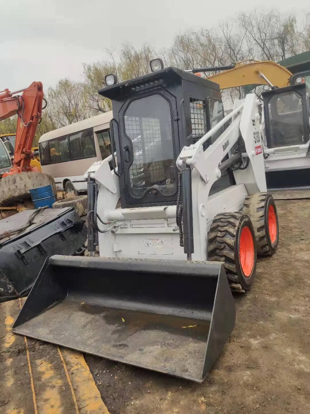 Mini Bob Cat de Segunda Mano S 130 Bobcat S130 Cargadora de Orugas Usada