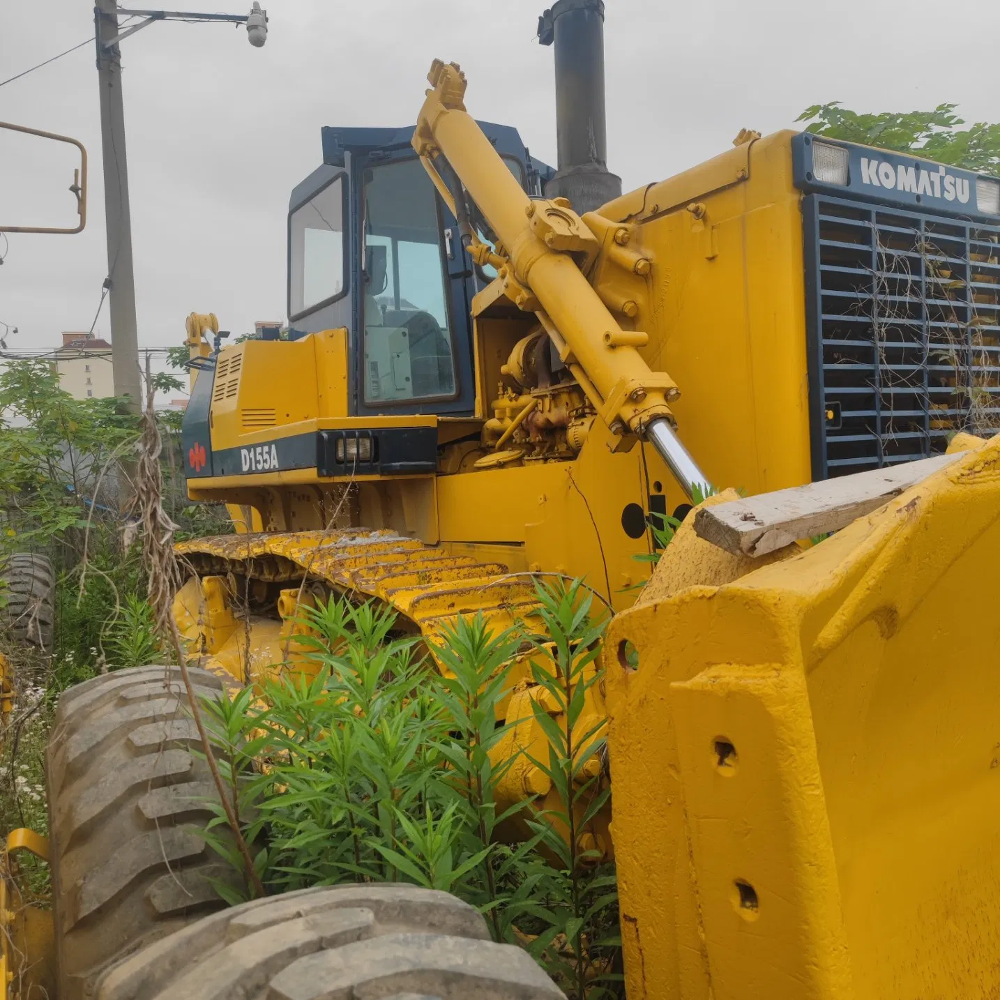 Bulldozer de oruga de segunda mano Komatsu D155A-5 Bulldozer original usado Komatsu