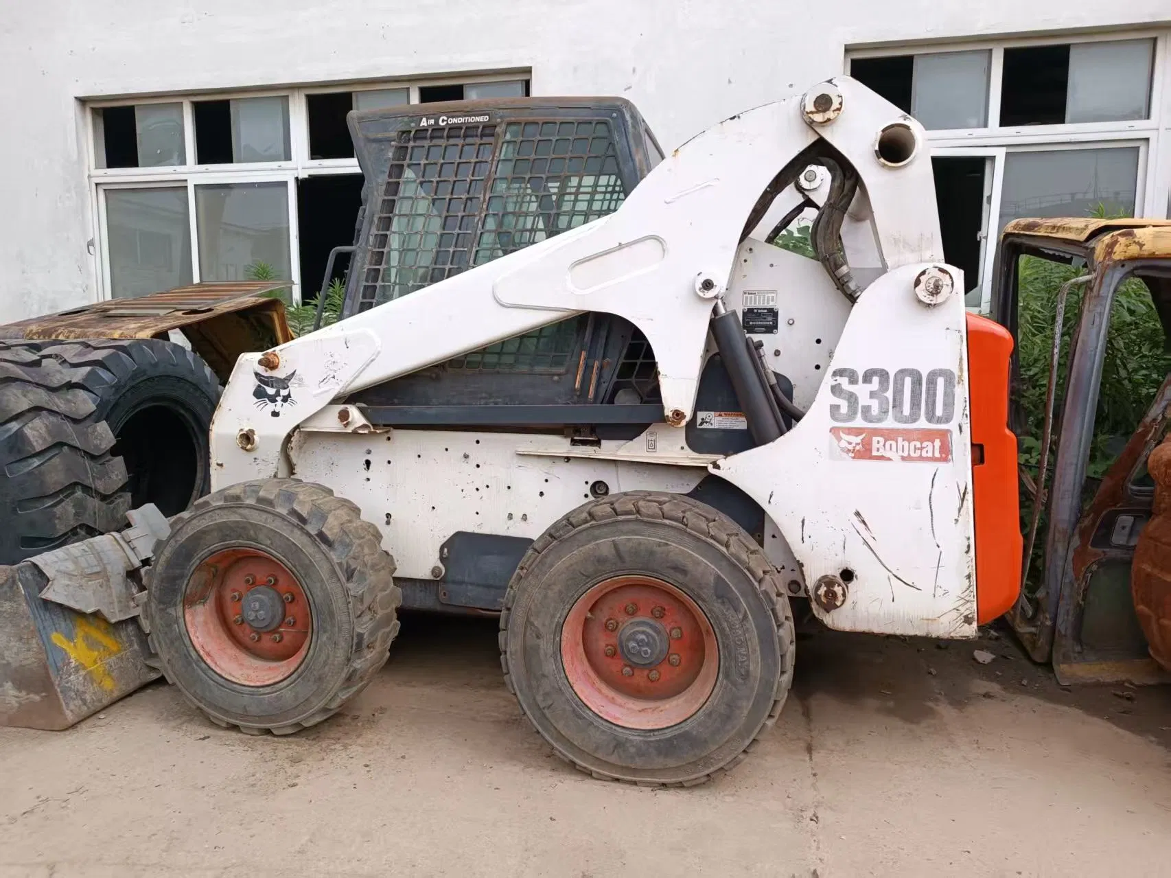 Bobcat usado S185 S130 S160 S220 S300 S450 S550 S750 cargador de orugas original pequeño a bajo precio en venta
