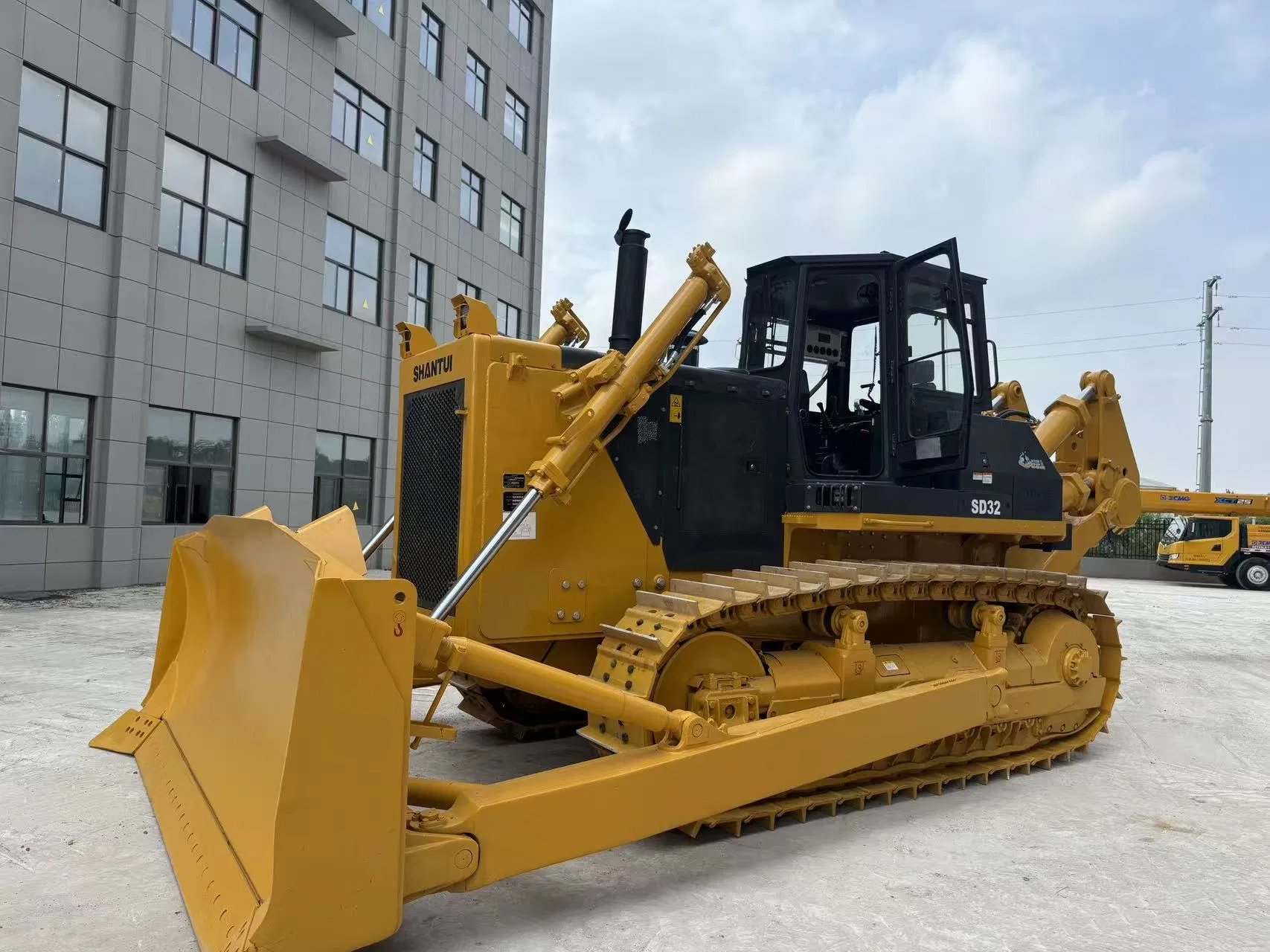 Bulldozer de oruga hidráulico Shantui de segunda mano SD32 SD22 SD16 SD13 Dh16 Dh13 Dh08 maquinaria bulldozer de orugas Cat maquinaria de construcción con cuchilla rastrillo